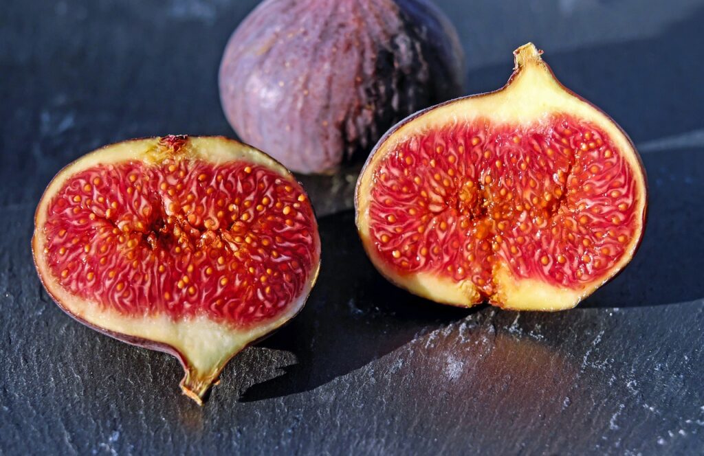 figs, red coward, fruits-1620590.jpg